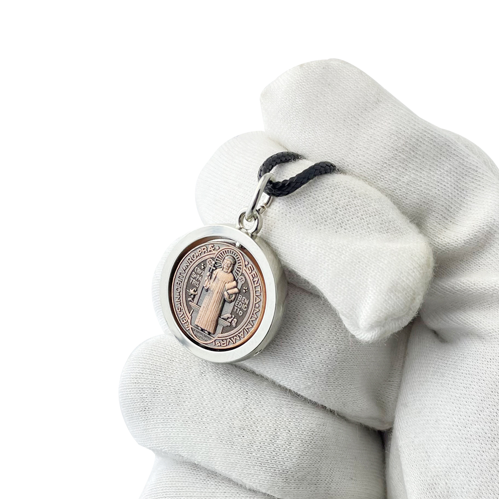 Nieuwe St. Benedictus Medaille - Jewelry & Watches Ltd recensie en prijs